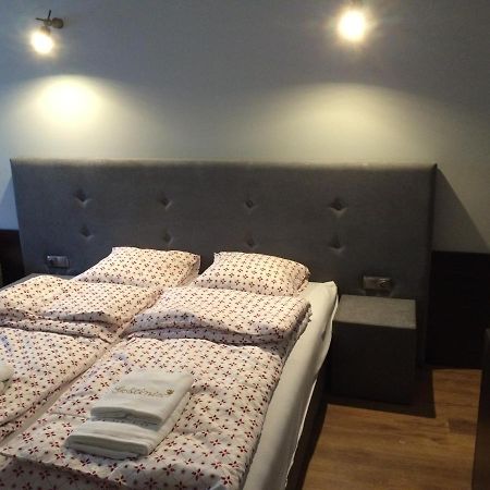 Gosciniec Krepa Hotel Lipsko Eksteriør billede