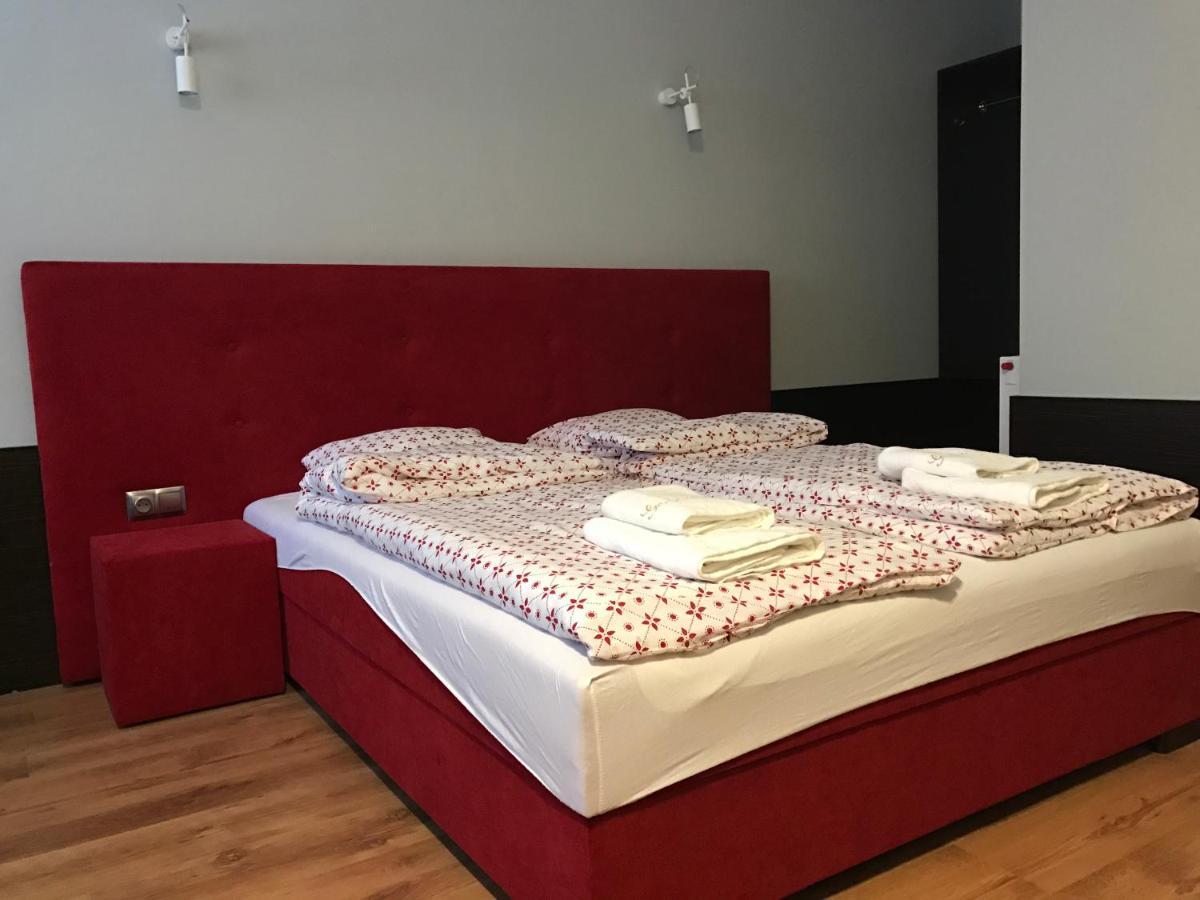 Gosciniec Krepa Hotel Lipsko Eksteriør billede