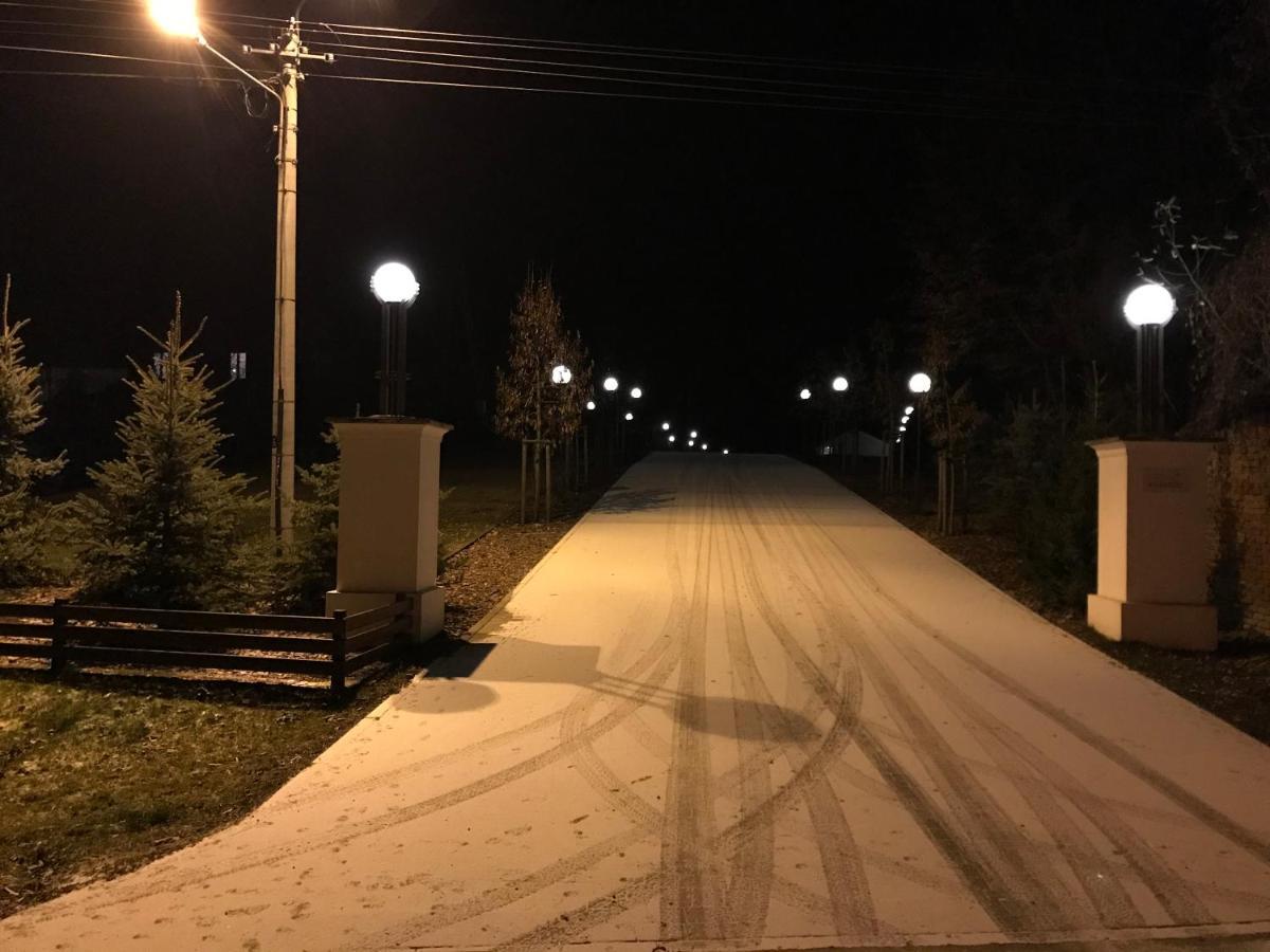 Gosciniec Krepa Hotel Lipsko Eksteriør billede