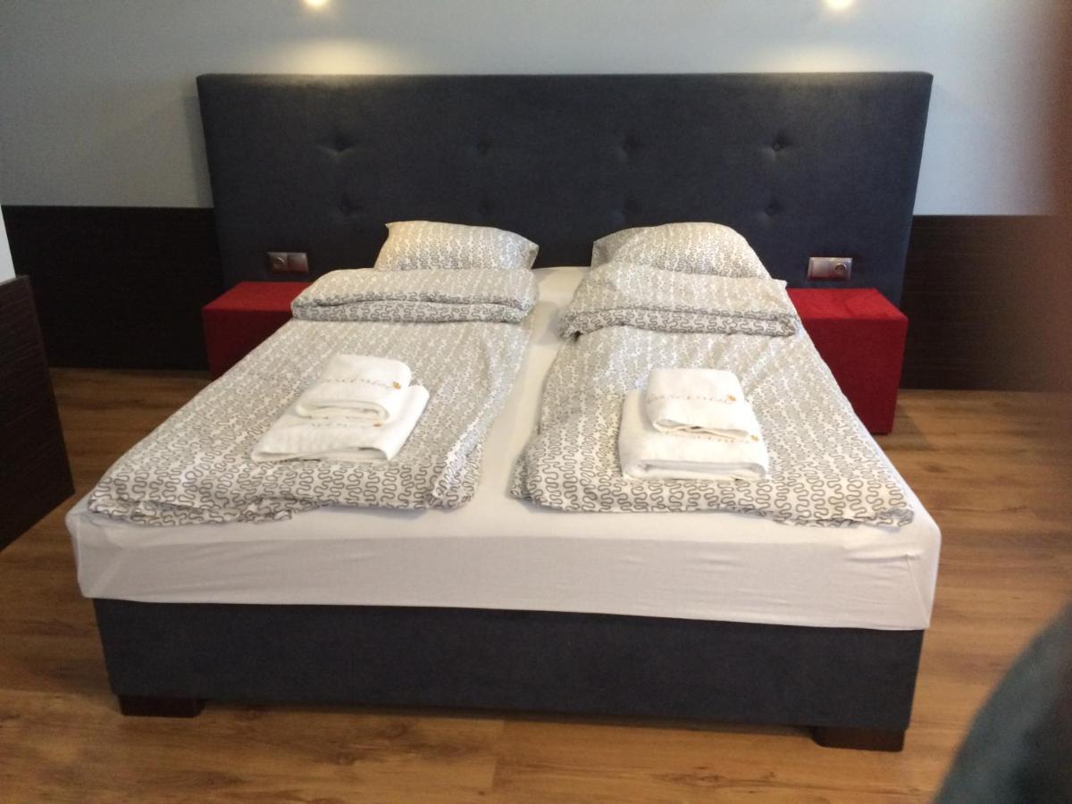 Gosciniec Krepa Hotel Lipsko Eksteriør billede